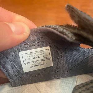 Columbia youth sandals